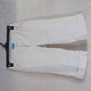 Docker's  Women's Khaki Tan Cropped Capri Mid Rise Nouveau Fit  Size 4.